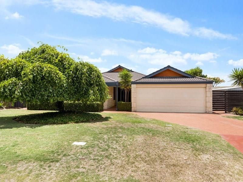 4 bedrooms House in 68 Carnegie Parade SUCCESS WA, 6164