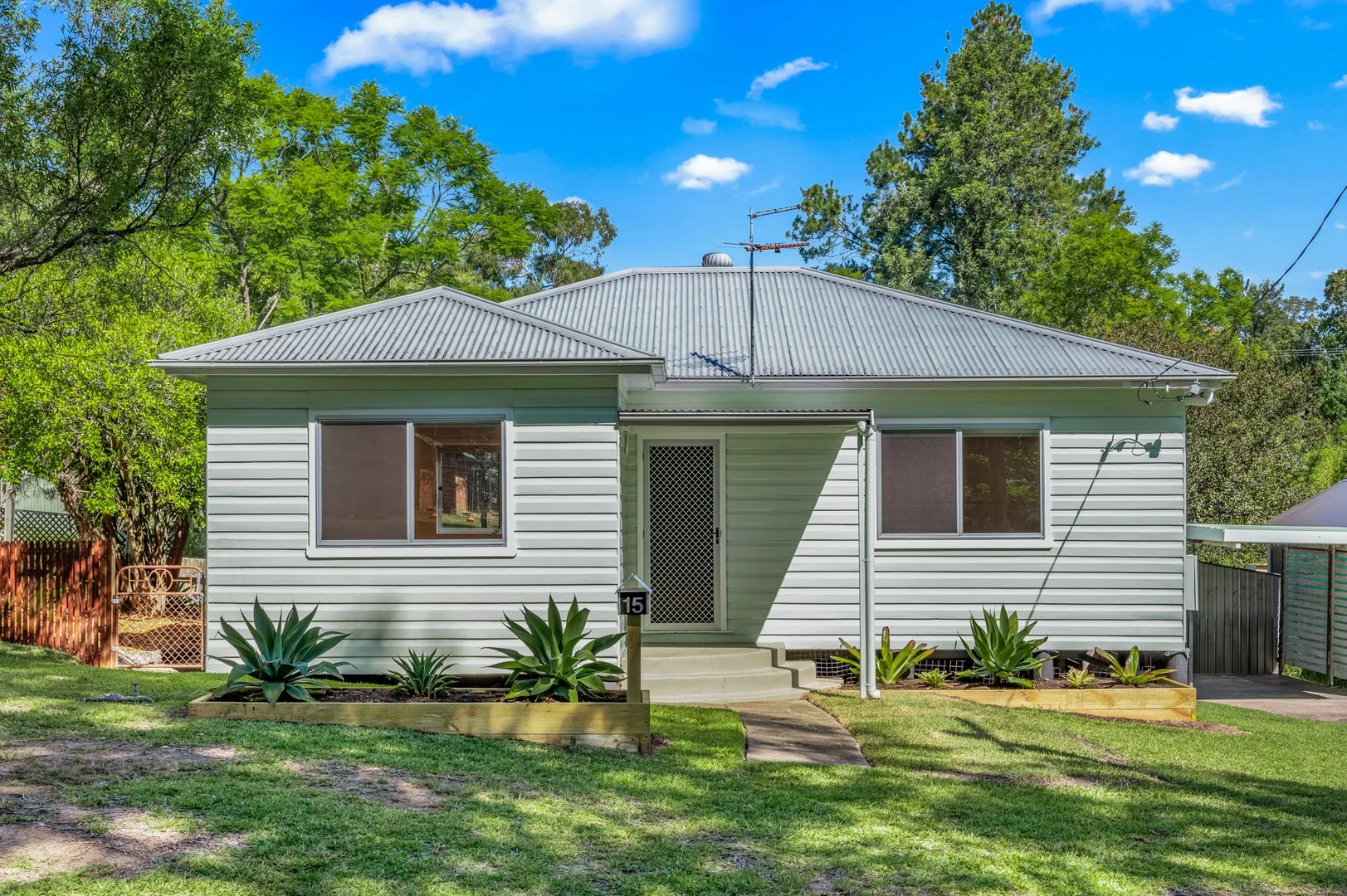 15 Cook Street, Gloucester NSW 2422