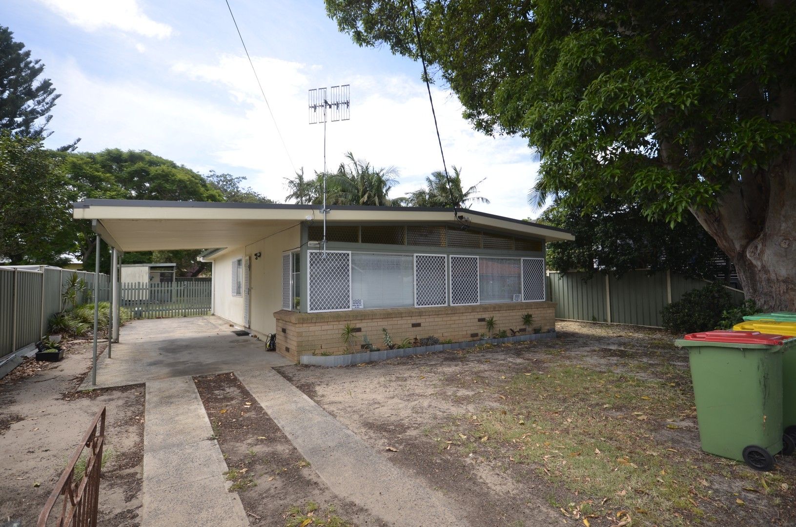3 bedrooms House in 29 Billabong Street WOY WOY NSW, 2256