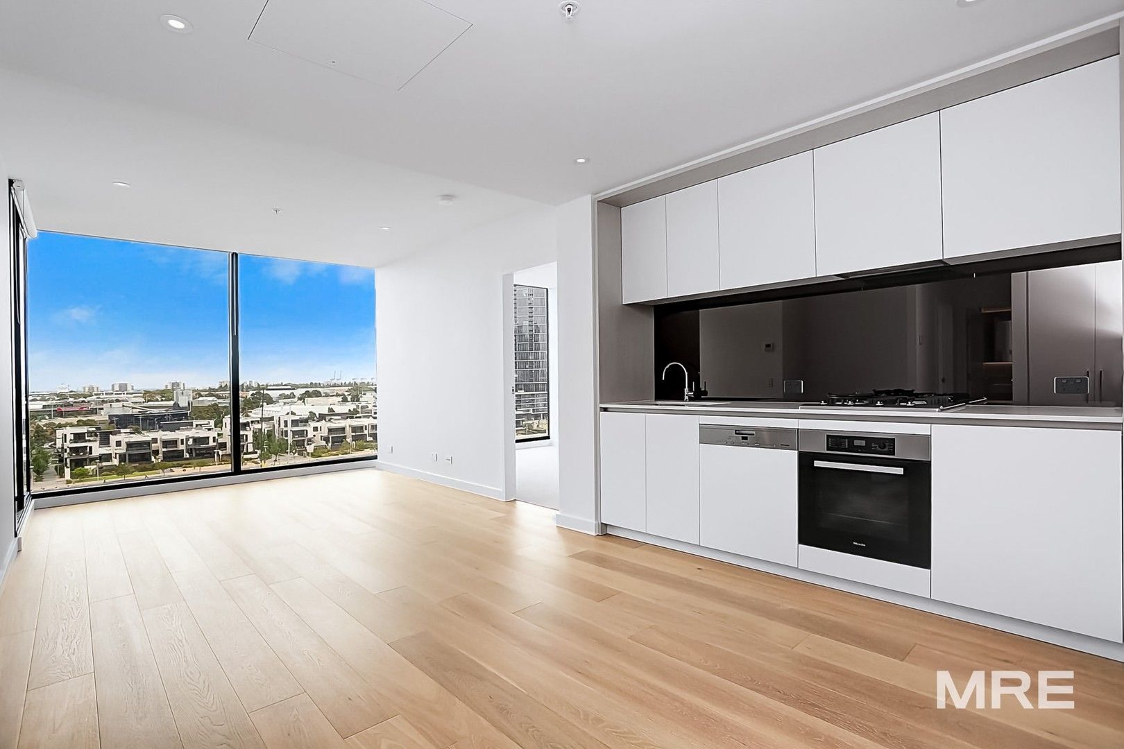 2 bedrooms Apartment / Unit / Flat in 802/915 Collins Street DOCKLANDS VIC, 3008