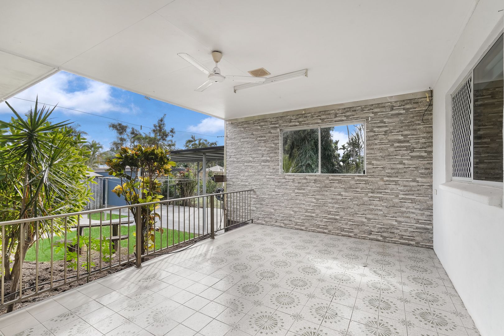 160 Toogood Road, Bayview Heights QLD 4868, Image 2