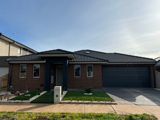 4 bedrooms House in 8 RESTFUL WAY ROCKBANK VIC, 3335