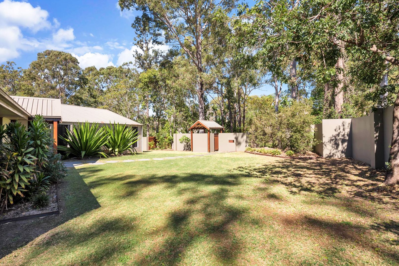 2 Carinya Street, Ashmore QLD 4214, Image 2