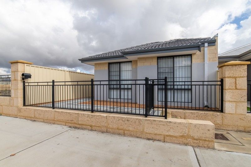 3 bedrooms House in 162 Lyon Road AUBIN GROVE WA, 6164
