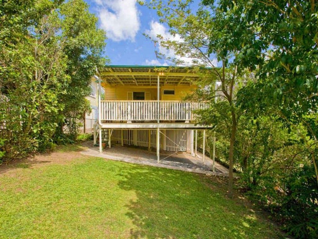 2 bedrooms House in 43 Boronia Avenue HOLLAND PARK WEST QLD, 4121