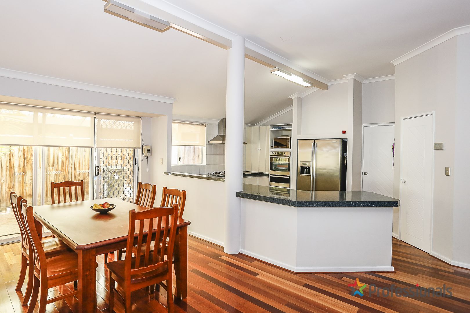 16 Bollinger Close, The Vines WA 6069, Image 2