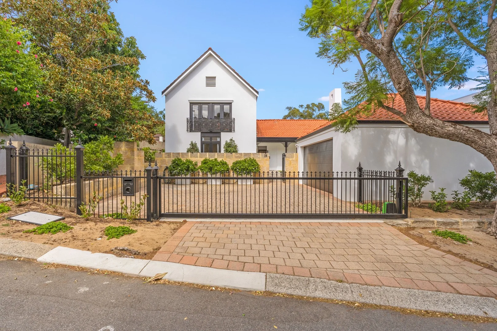 Primary image of 18 Cliff Way, Claremont WA 6010