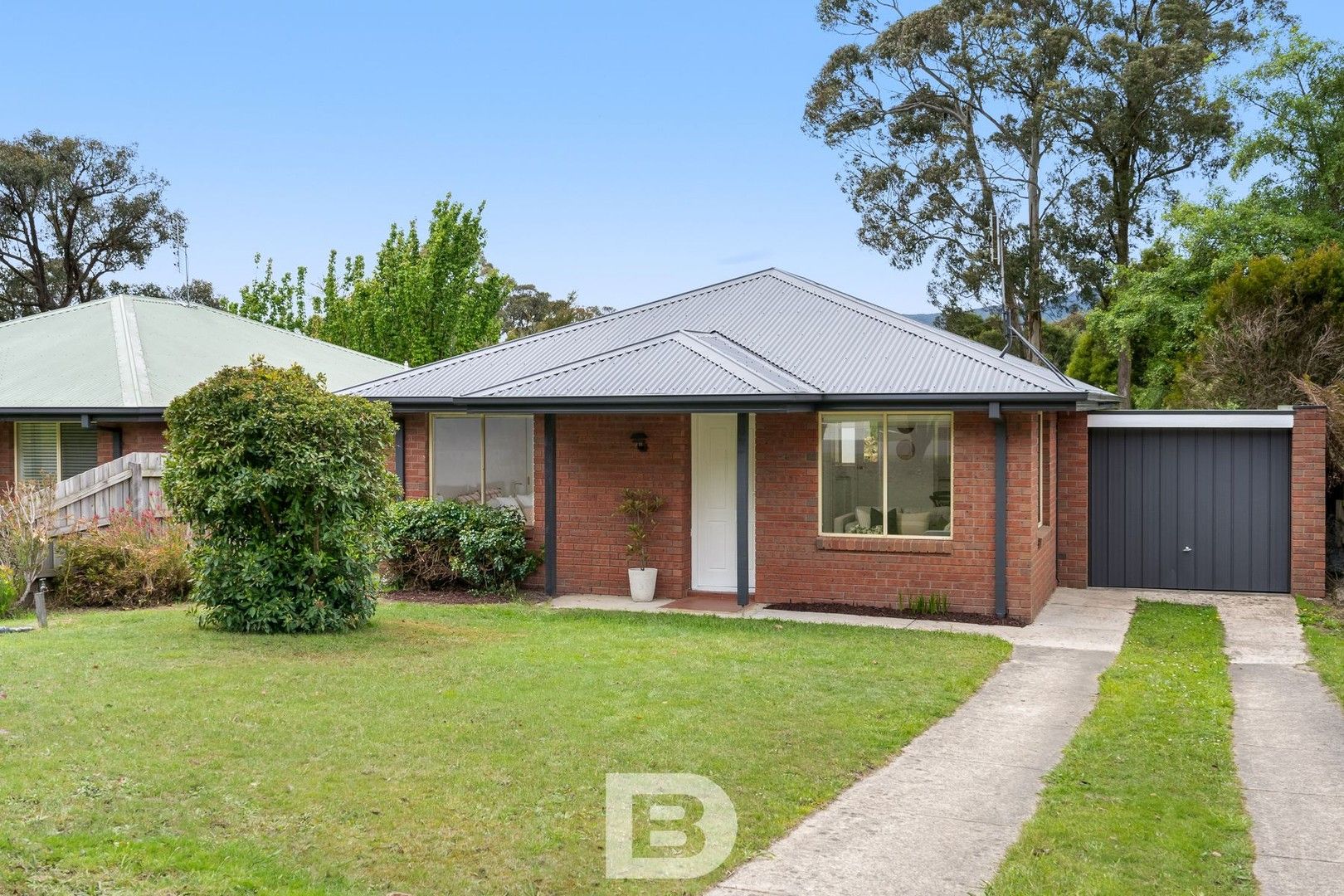2 bedrooms House in 4 High Street WOODEND VIC, 3442
