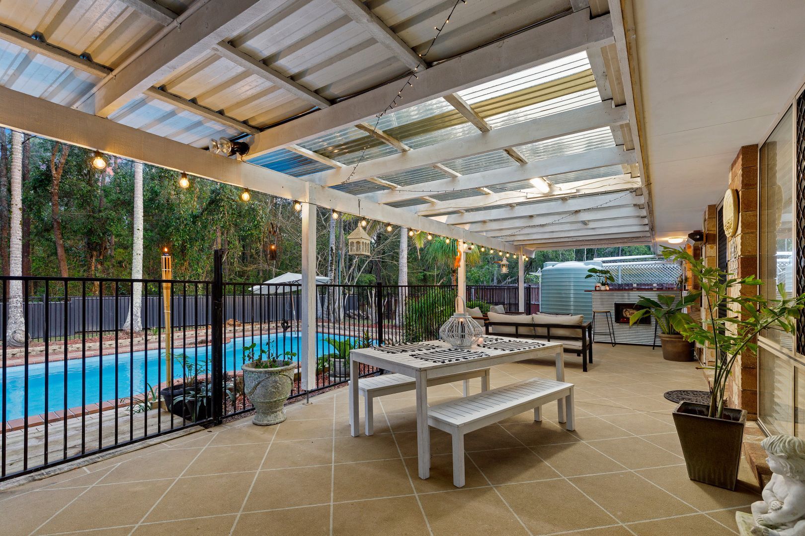 5 Poeppel Place, Helensvale QLD 4212, Image 2
