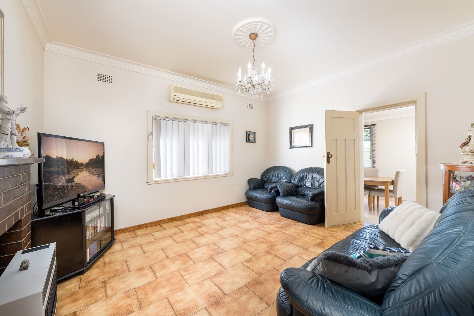 6 Windsor Avenue, Croydon Park NSW 2133, Image 1