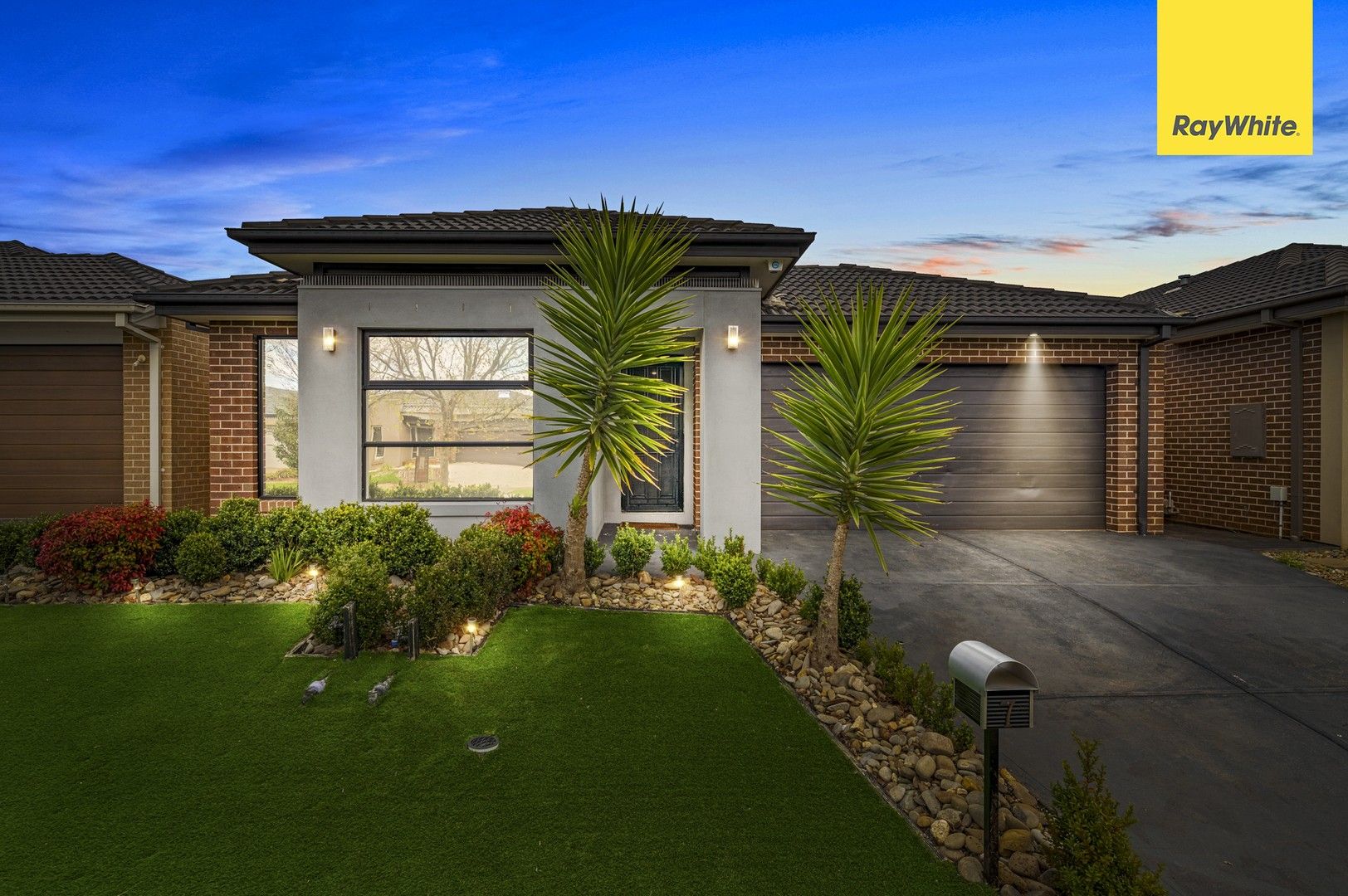 4 bedrooms House in 7 Bandon Road MELTON SOUTH VIC, 3338