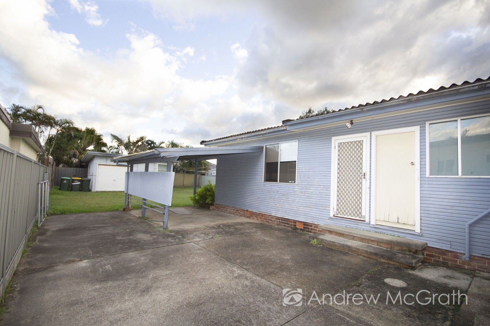 1 bedrooms Apartment / Unit / Flat in 2/4 Awabakal Ave BLACKSMITHS NSW, 2281