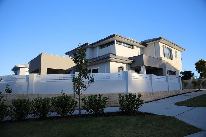 4 bedrooms House in 6 Feldspar Parade GWELUP WA, 6018