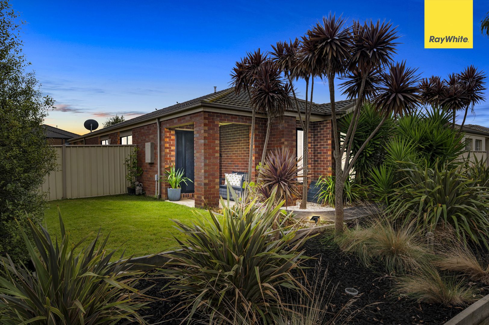 39 Featherhead Way, Harkness VIC 3337, Image 2