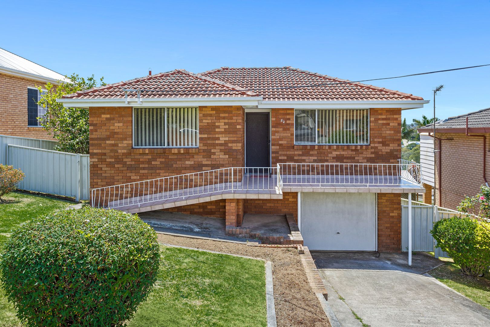 22 Beverley Avenue, Unanderra NSW 2526