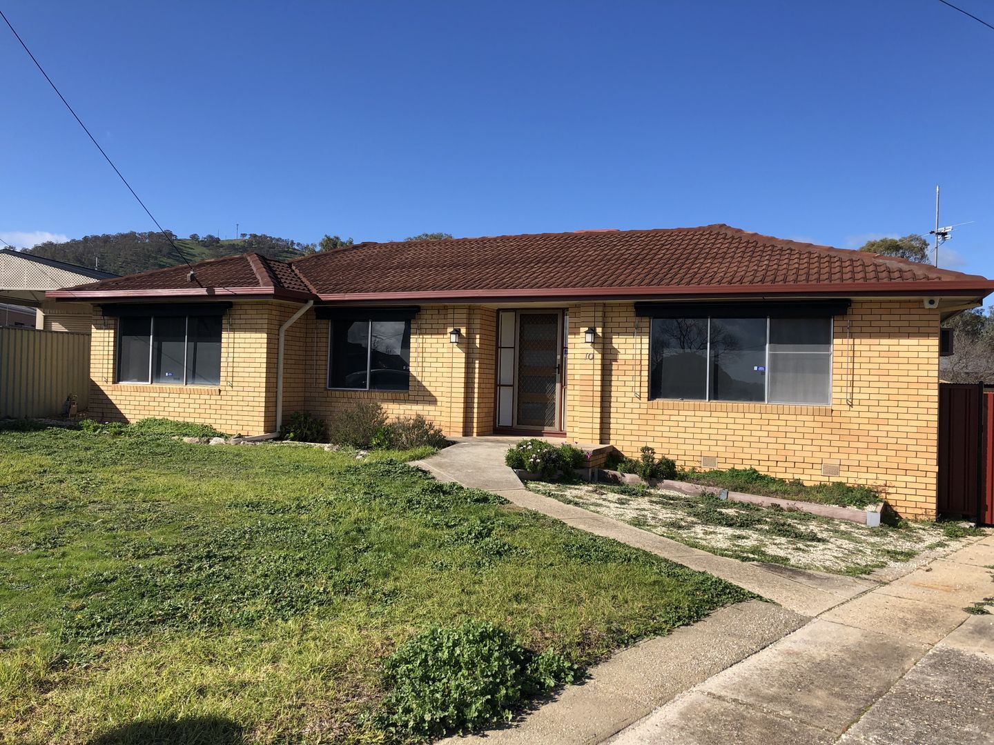 10 Holmes Court Wodonga Vic 3690 House For Rent 370 00 Domain