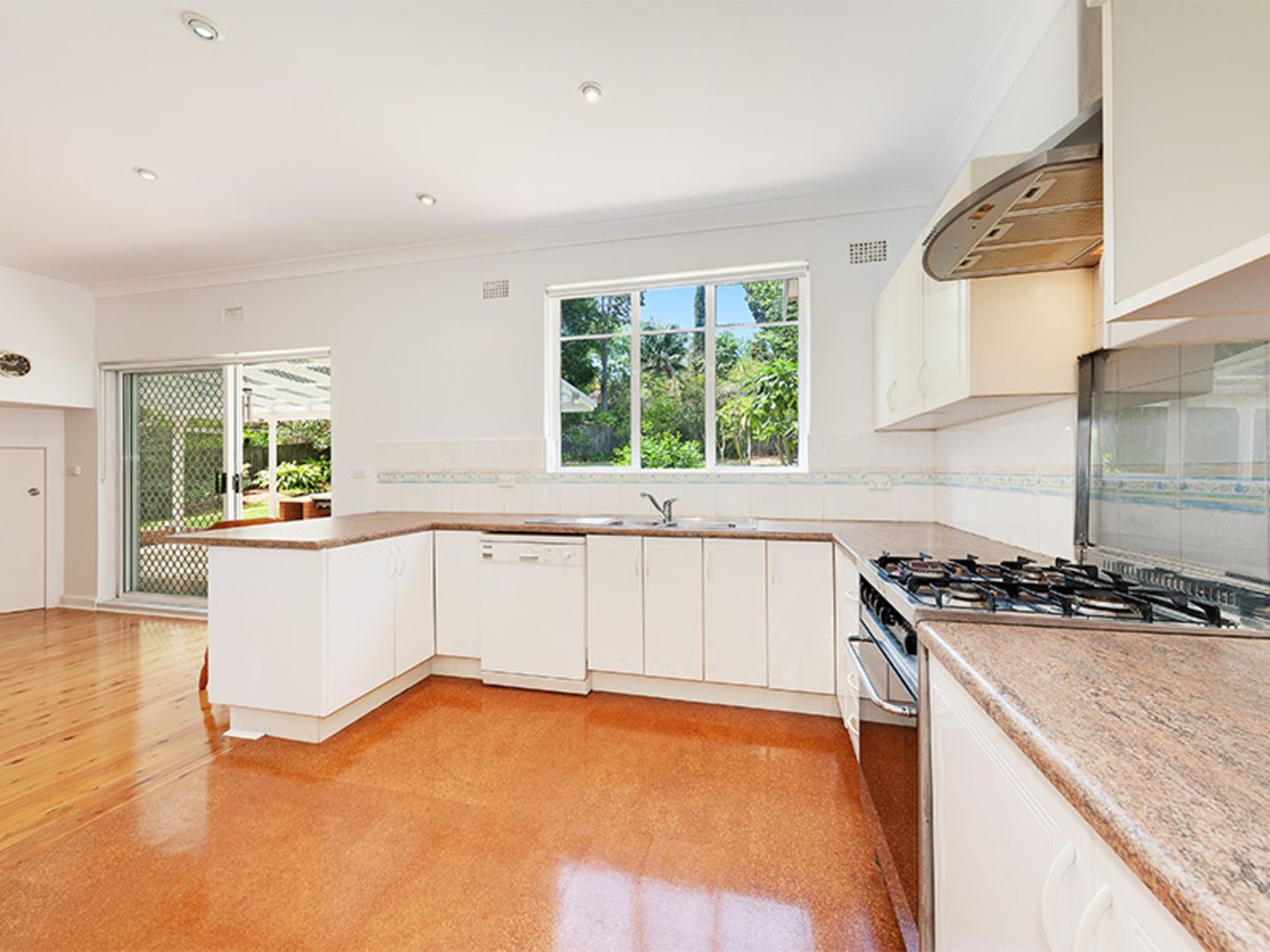 47 Carbeen Avenue, St Ives NSW 2075, Image 2