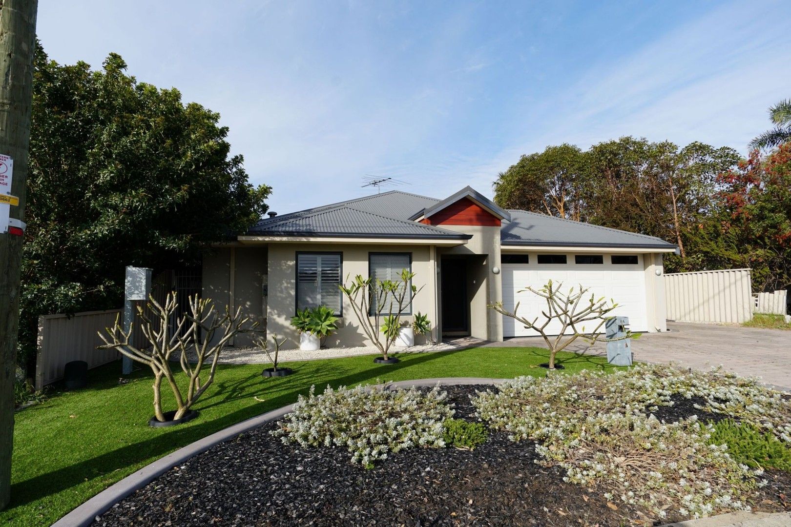 3 bedrooms Apartment / Unit / Flat in 8A Loxton Street DUDLEY PARK WA, 6210