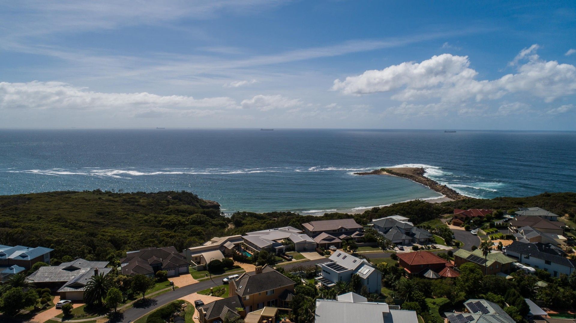 7 Sea Eagle Crescent, Caves Beach NSW 2281, Image 0