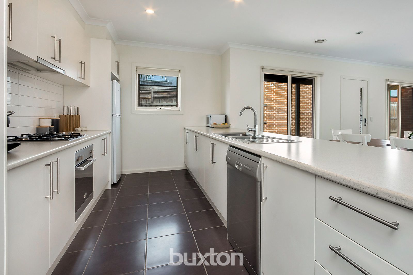 2/40 Heytesbury Street, Herne Hill VIC 3218, Image 1