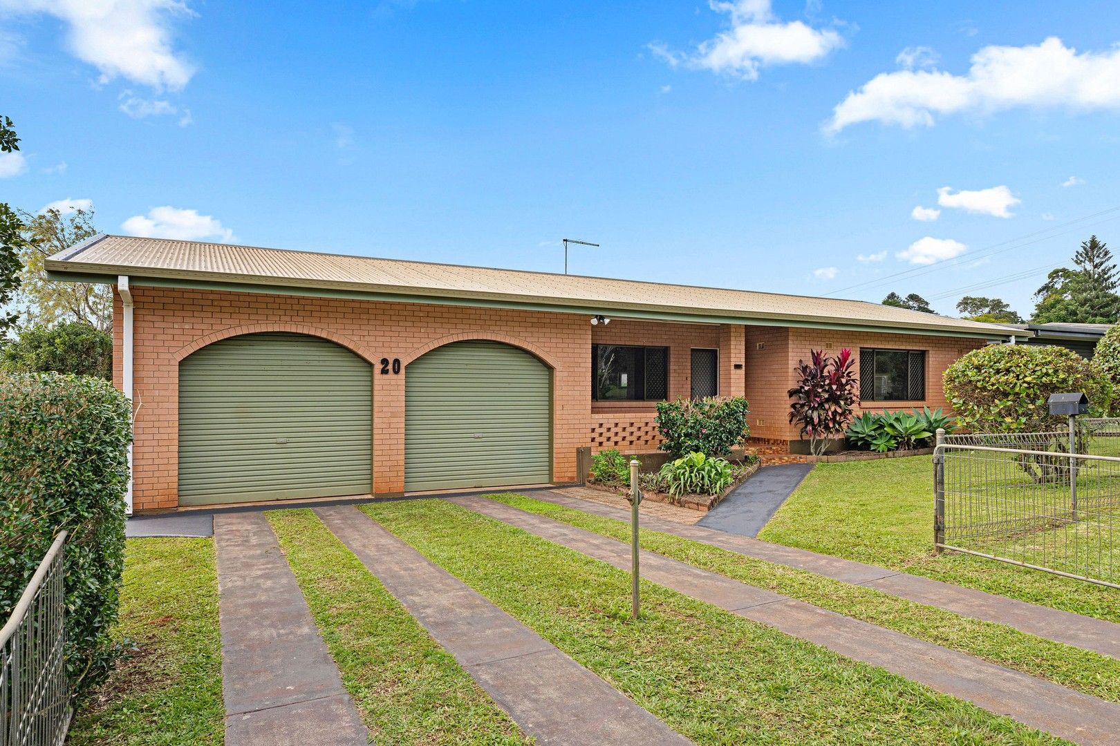 4 bedrooms House in 20 Magnolia Street ATHERTON QLD, 4883