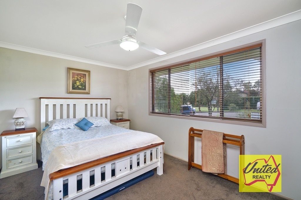 2 McIntosh Street, The Oaks NSW 2570, Image 2