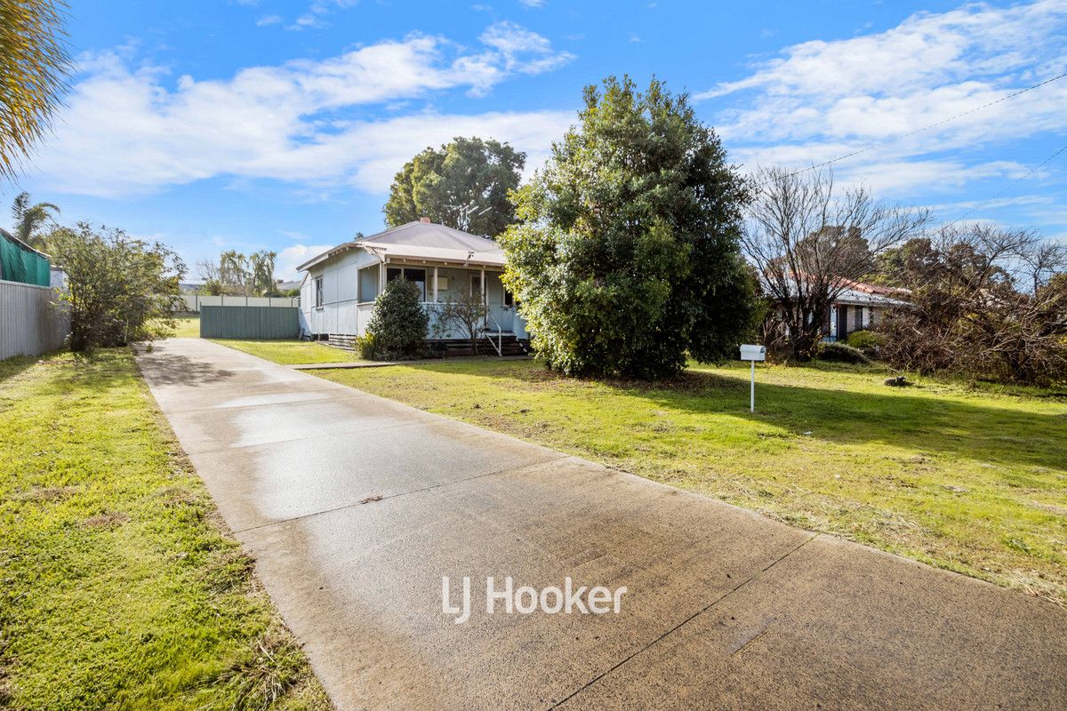 33 Simpson Street, Collie WA 6225, Image 2