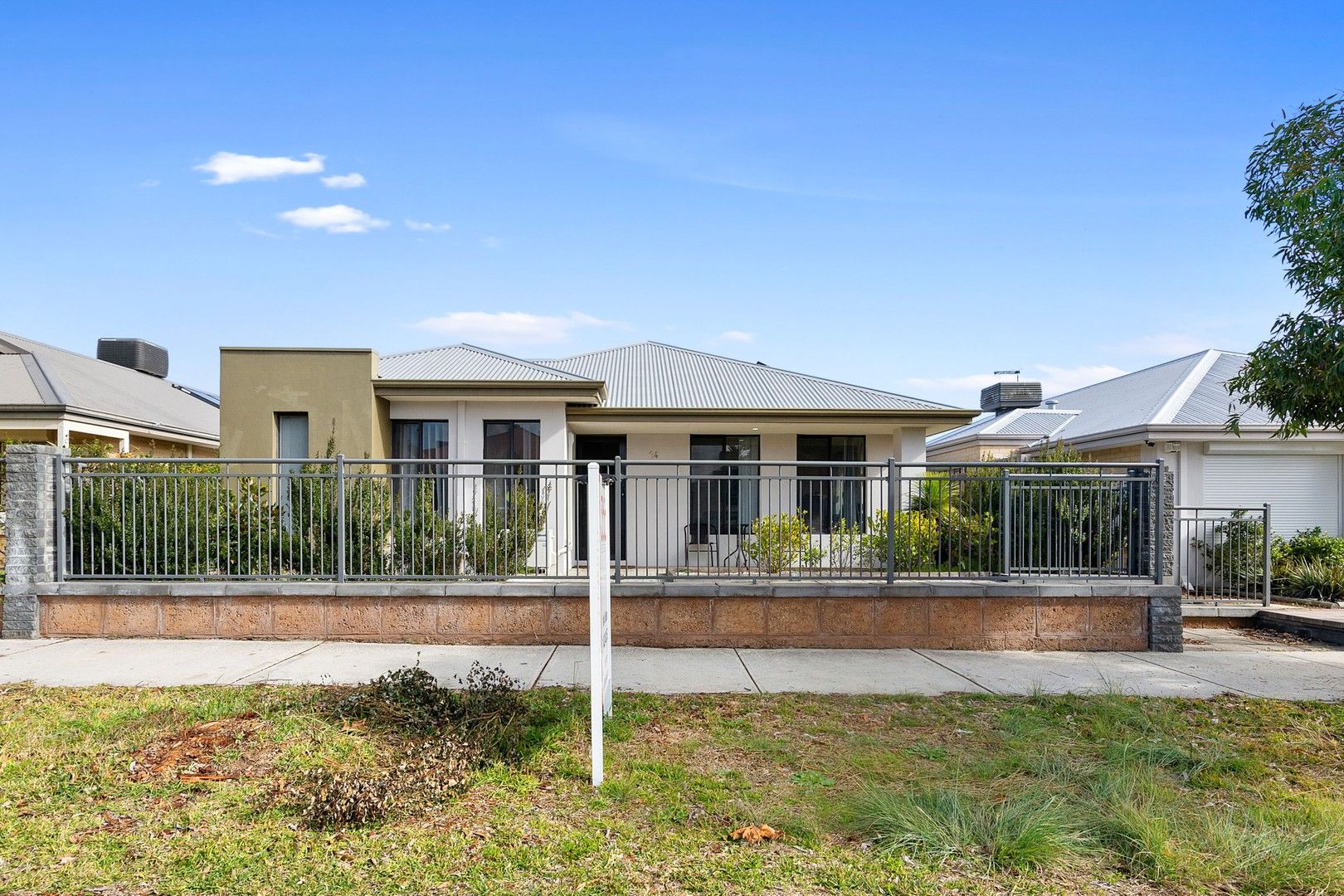 4 bedrooms House in 24 Weyba Turn ELLENBROOK WA, 6069