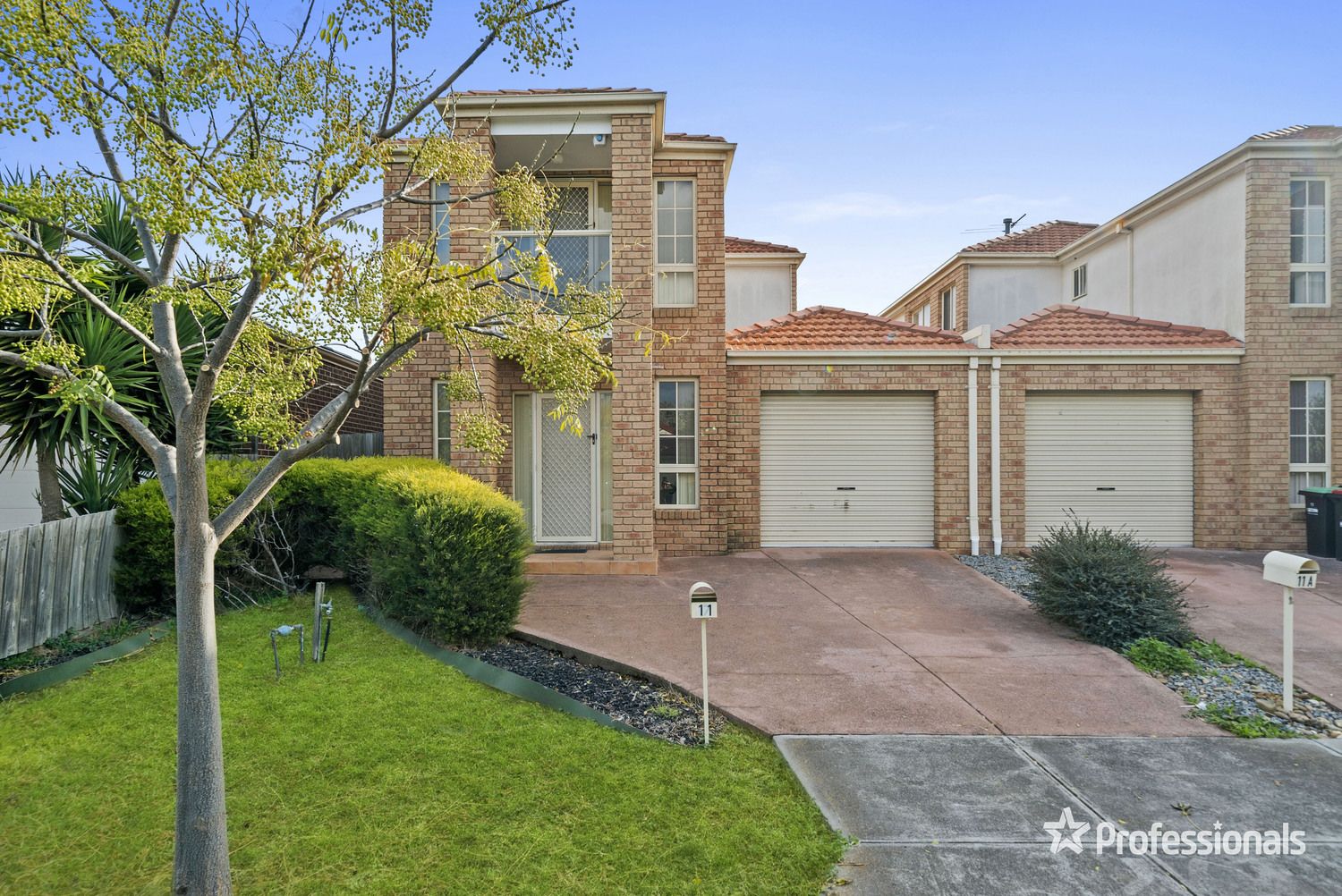 3 bedrooms House in 1/11 Brindalee Way HILLSIDE VIC, 3037
