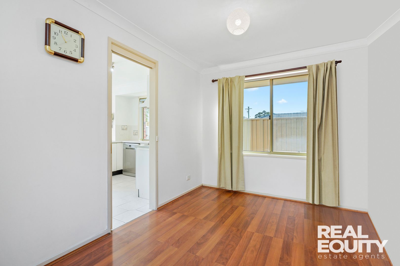 15 Collie Court, Wattle Grove NSW 2173, Image 2