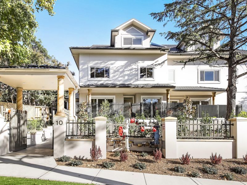 3 bedrooms Townhouse in 8/10 Bobbin Head Road PYMBLE NSW, 2073