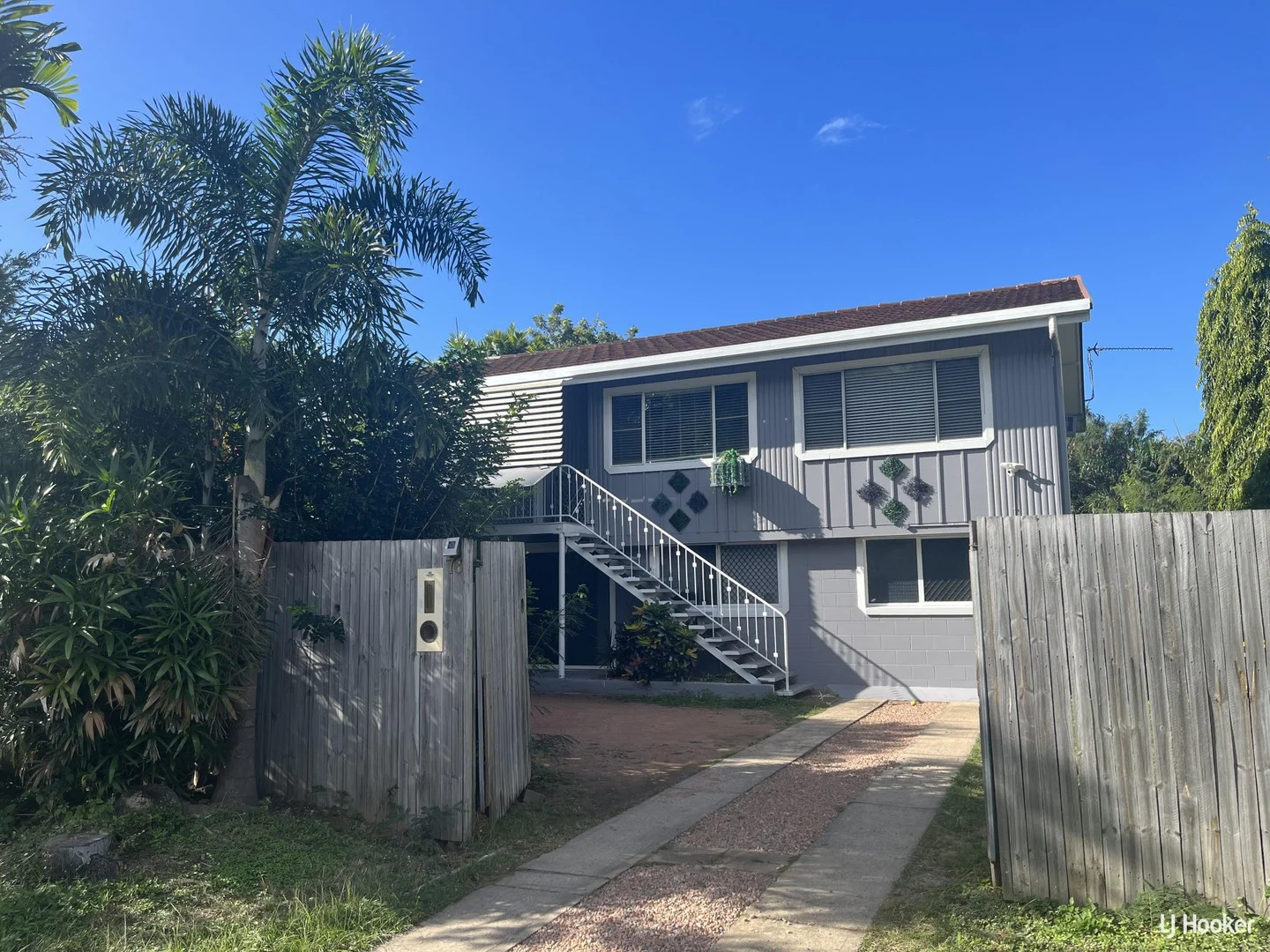 2/76 Banfield Drive, Mount Louisa QLD 4814