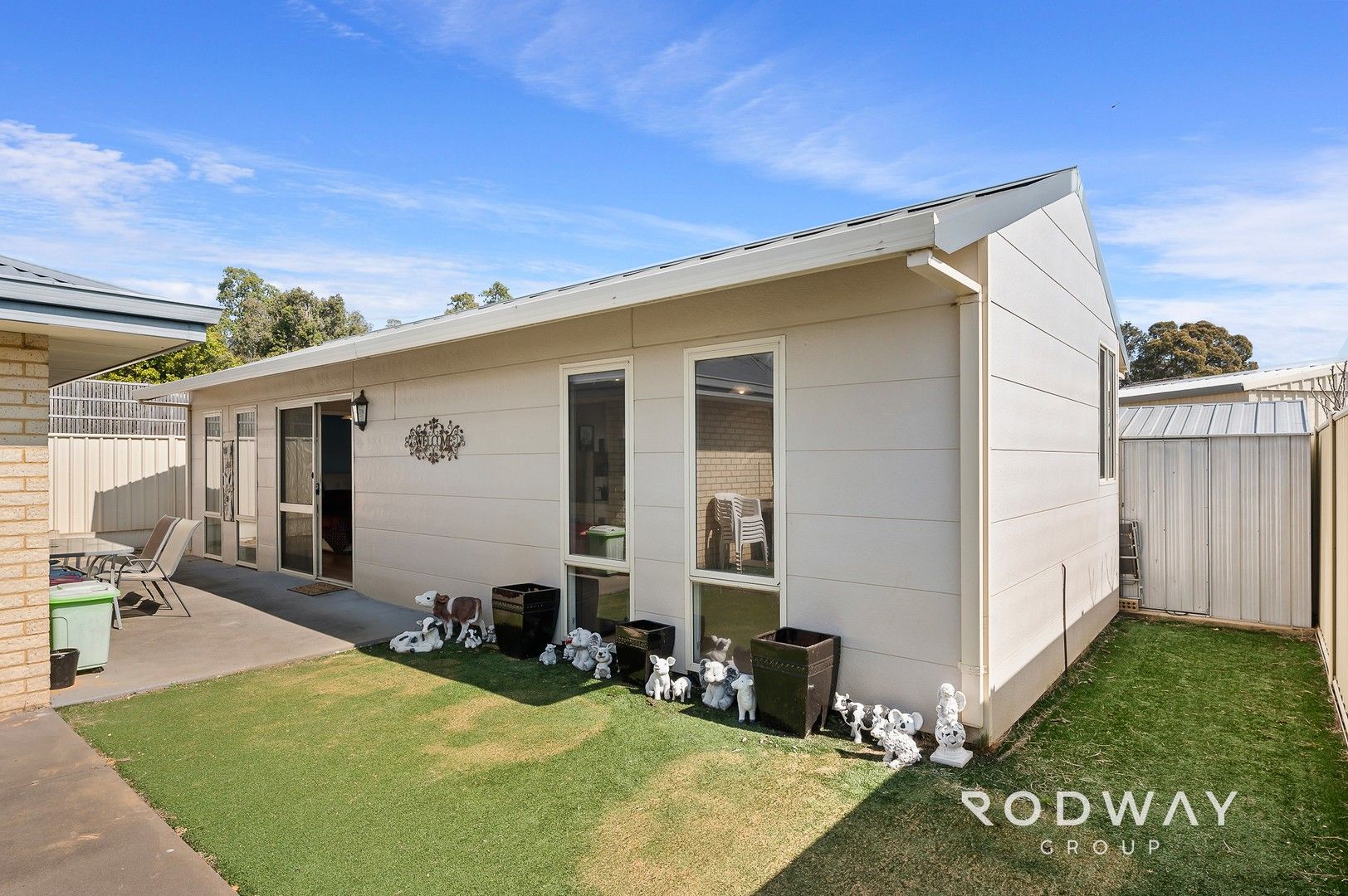 1 bedrooms House in 8A Brolga Grove SEVILLE GROVE WA, 6112