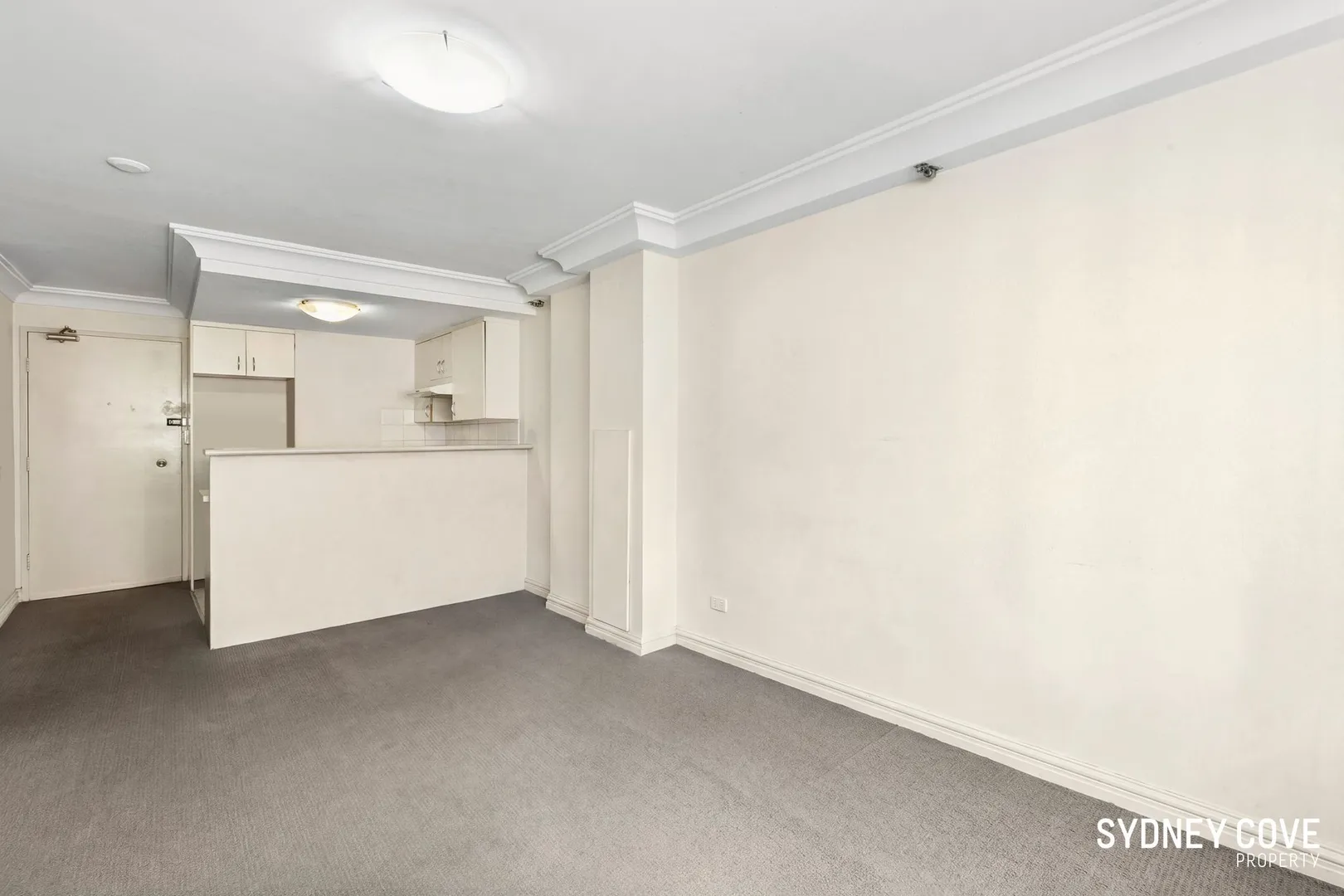 EXCEPTIONAL CBD INVESTMENT OPPORTUNITY OR CITY PAD – pohled 3