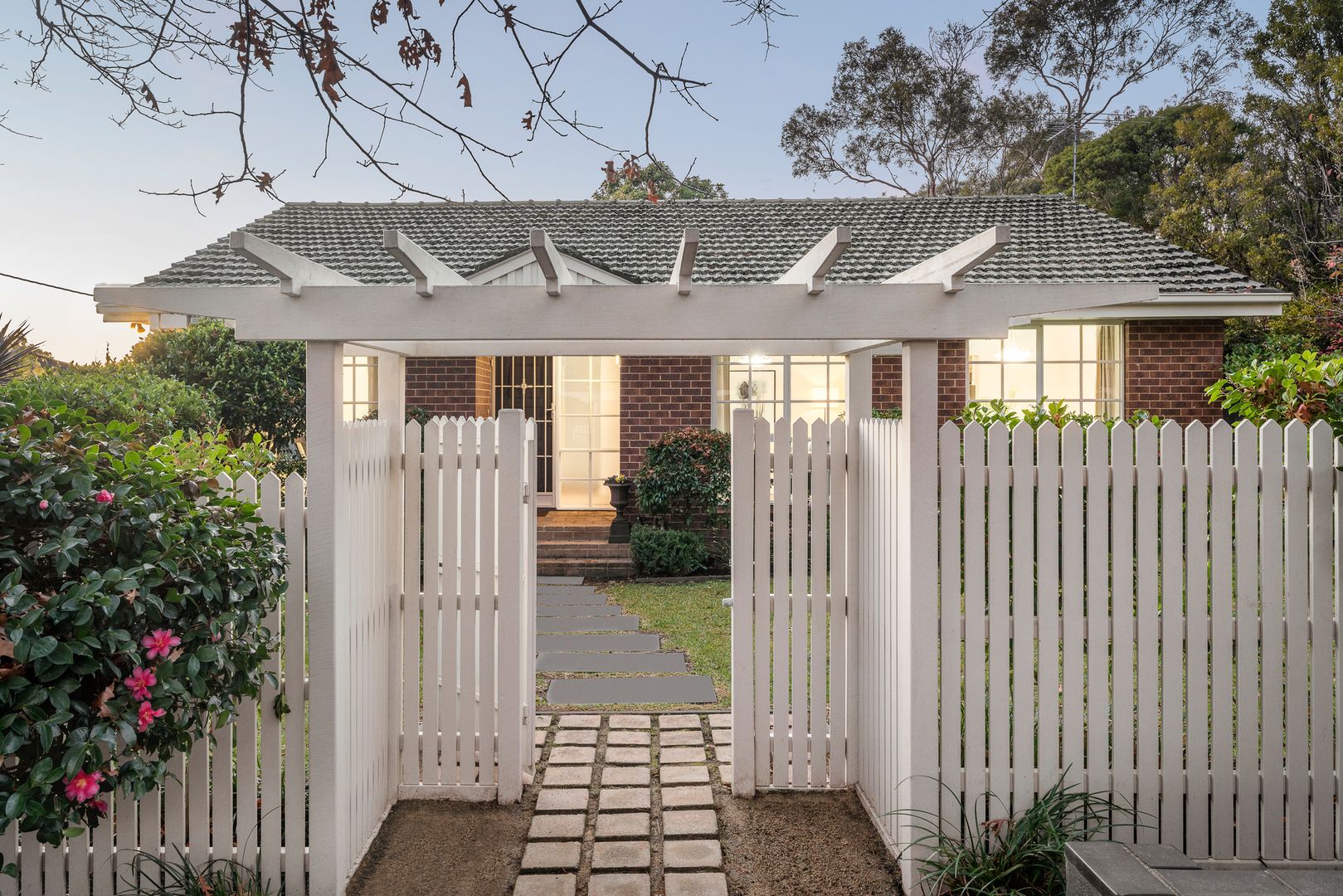 1/15 Essex Road, Surrey Hills VIC 3127, Image 1