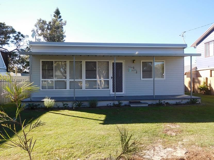 9 Rudder Street, Red Rock Property History & Address Research Domain