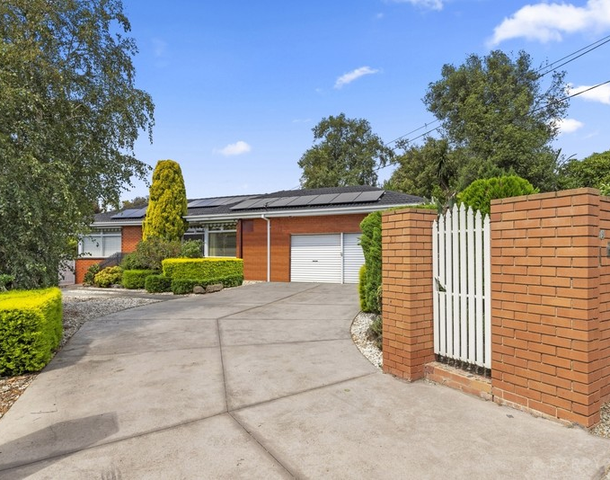 19 Outlook Drive, Dandenong North VIC 3175