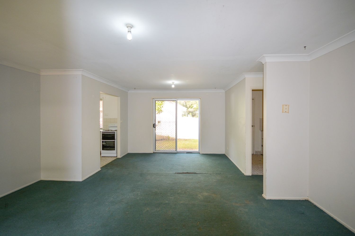 13 Jackson Court, Dinmore QLD 4303, Image 2