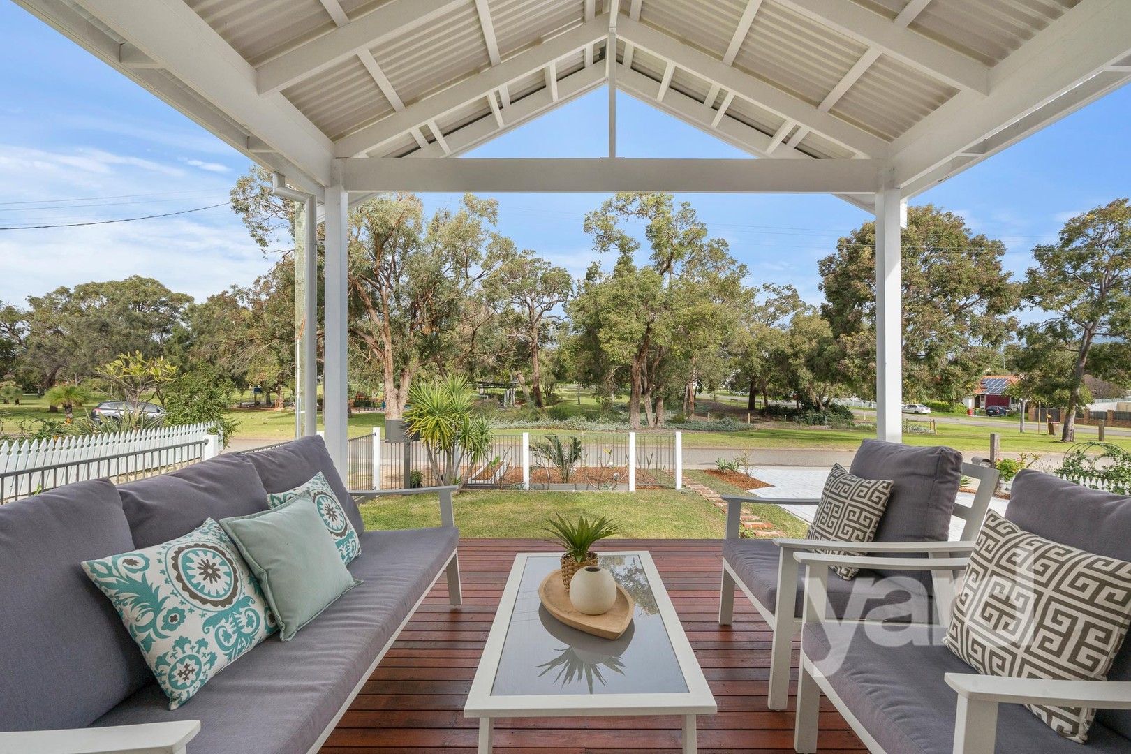 4 bedrooms House in 16 Quinlan Street COOLBELLUP WA, 6163