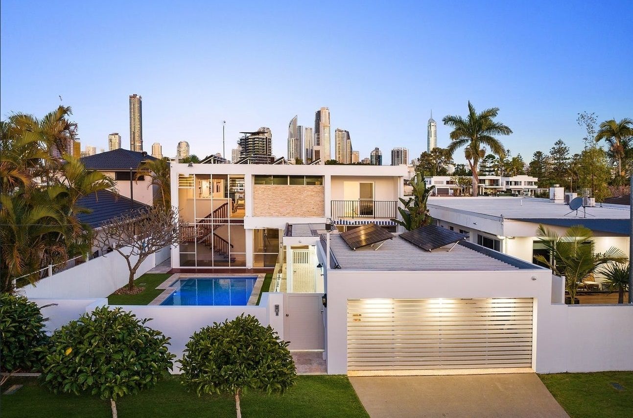 5 bedrooms House in 106 Regatta Parade SOUTHPORT QLD, 4215