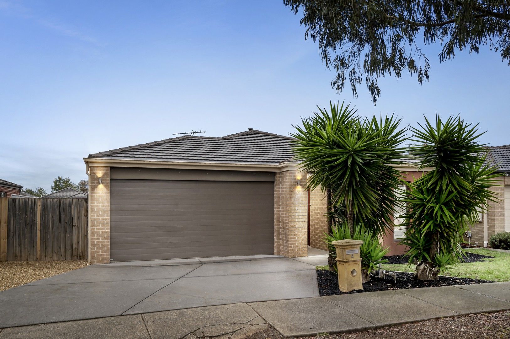 4 bedrooms House in 4 Kalamunda Court HARKNESS VIC, 3337