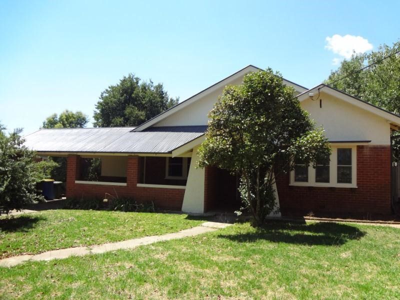 3 bedrooms House in 5 Docker Street WAGGA WAGGA NSW, 2650