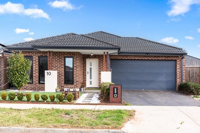 Picture of 10 Inverness Place, THORNHILL PARK VIC 3335