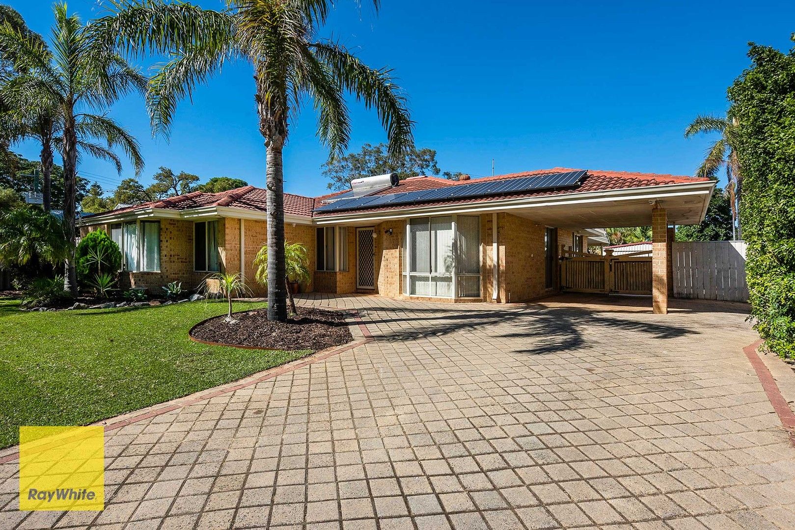 5 bedrooms House in 3 Harewood Street FORRESTFIELD WA, 6058