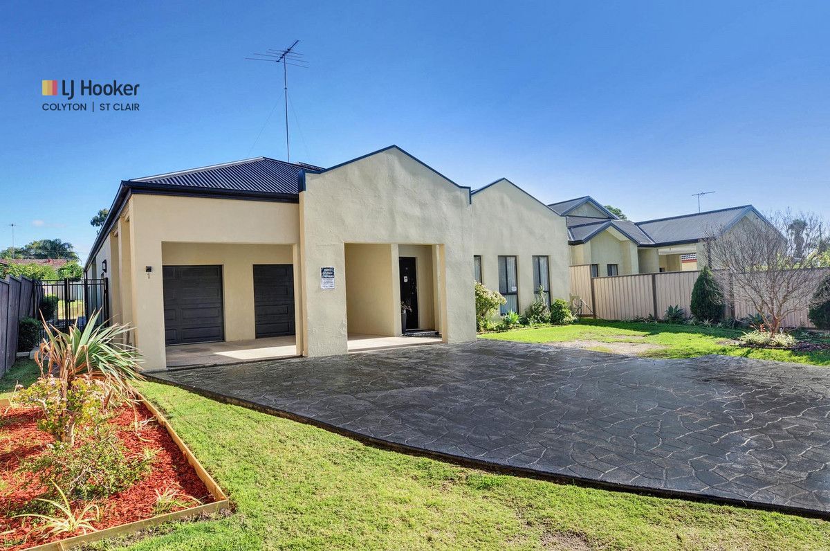 4 bedrooms House in 1/111 Melbourne Street OXLEY PARK NSW, 2760