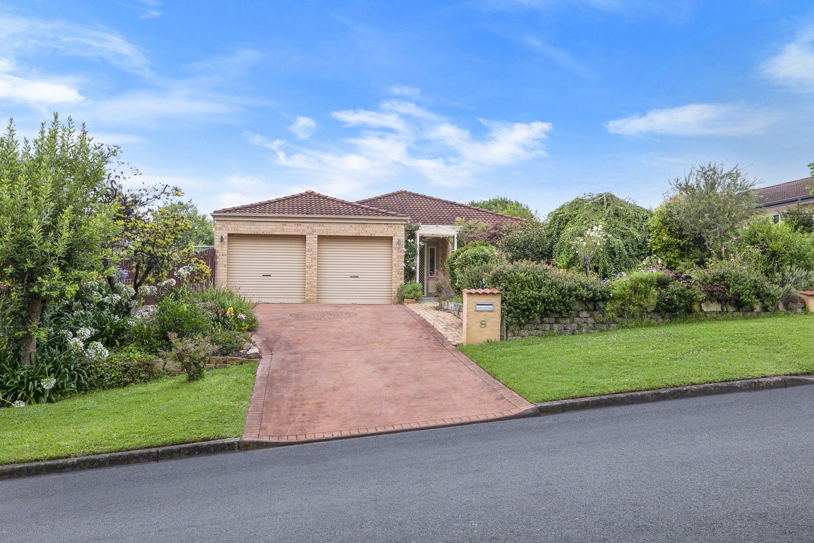 8 Oaklands Street, Mittagong NSW 2575 Domain