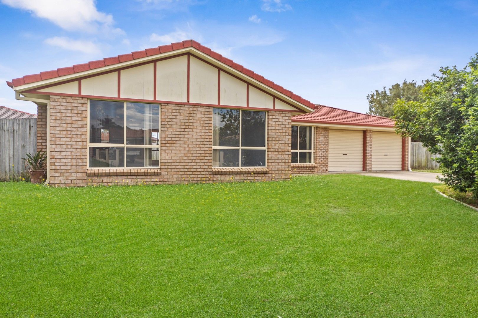 4 bedrooms House in 1 Woodbridge Court MORAYFIELD QLD, 4506