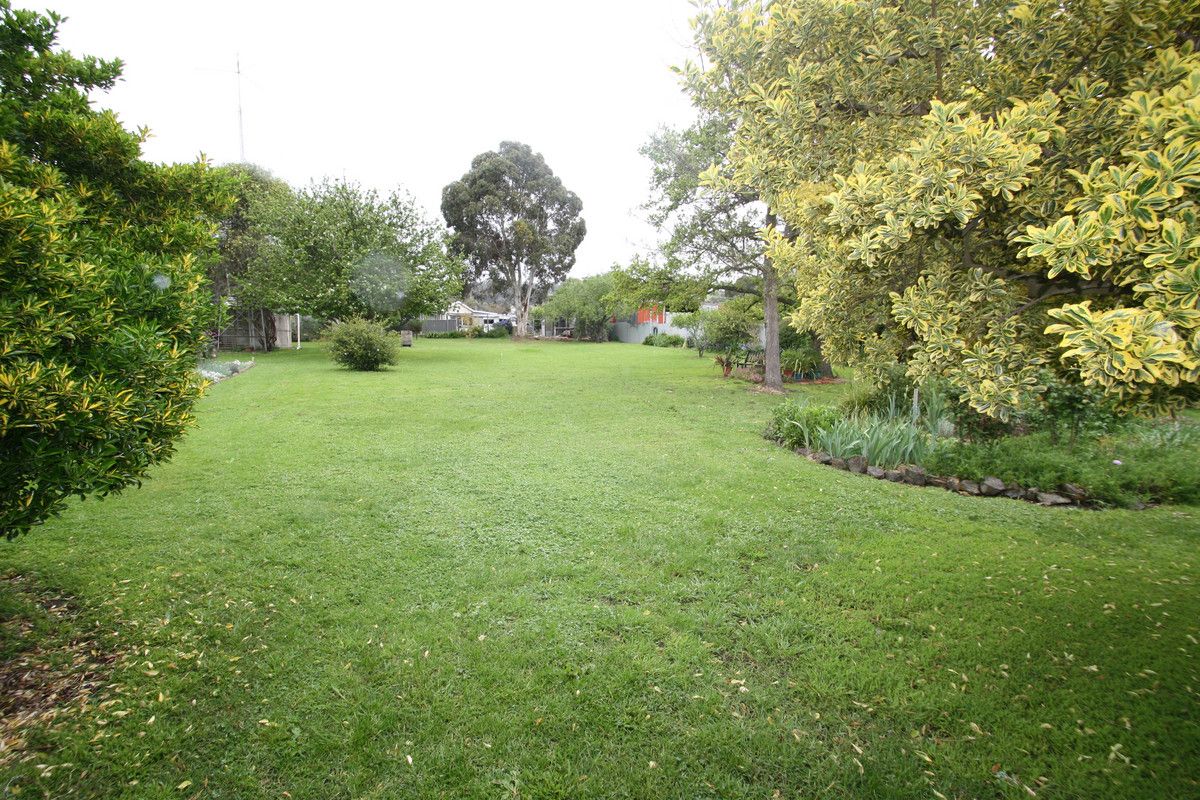 29 McKebery Street, Coleraine VIC 3315, Image 2