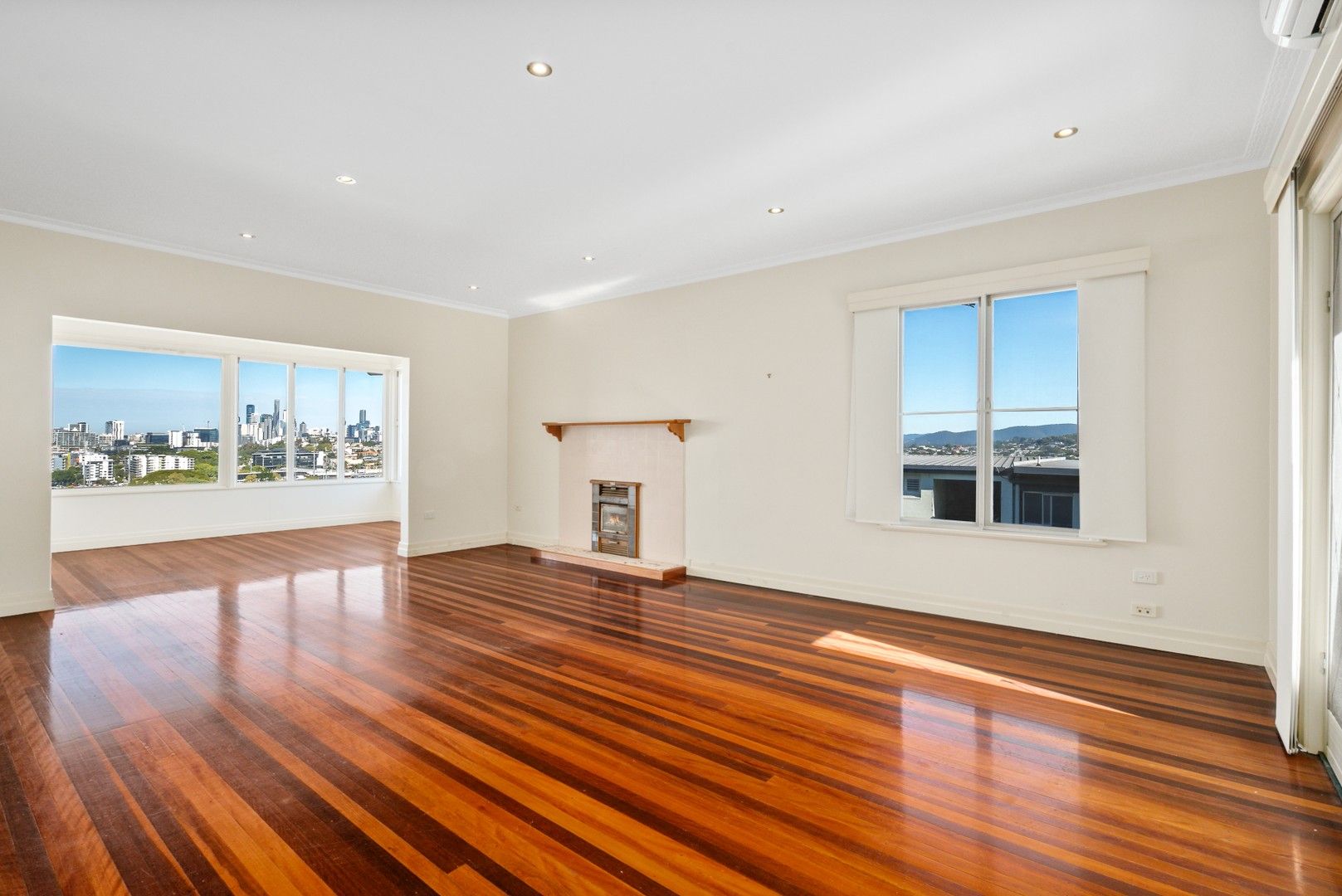 3 bedrooms House in 112 Crosby Road ASCOT QLD, 4007