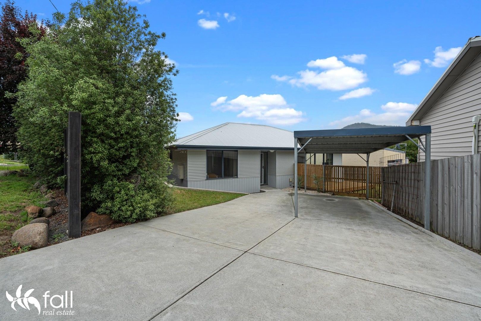 2 bedrooms Apartment / Unit / Flat in 2/18 Kerria Road RISDON VALE TAS, 7016